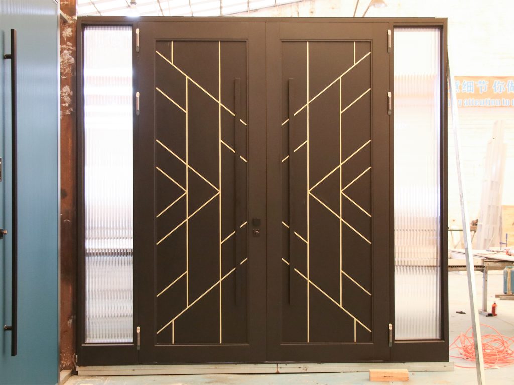 Discover the perfect blend of durability and elegance with our double doors, crafted from premium materials such as aluminum alloy, stainless steel, and glass. The combination of these materials not only ensures longevity but also adds a touch of sophistication to any environment.