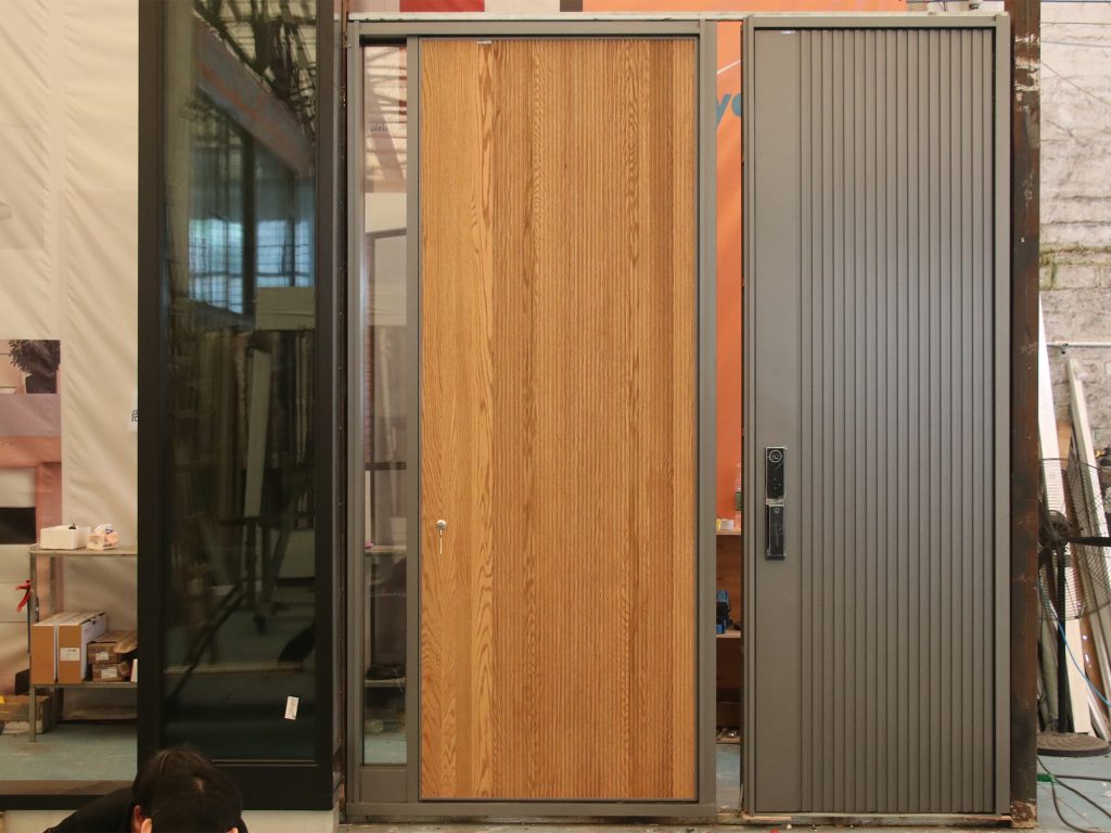 Our wooden doors are crafted using the finest materials to ensure lasting beauty and performance. We primarily use high-quality oak and aluminum, combining the natural warmth of wood with the strength and versatility of metal. These materials not only provide exceptional durability but also offer excellent insulation and resistance to environmental elements.